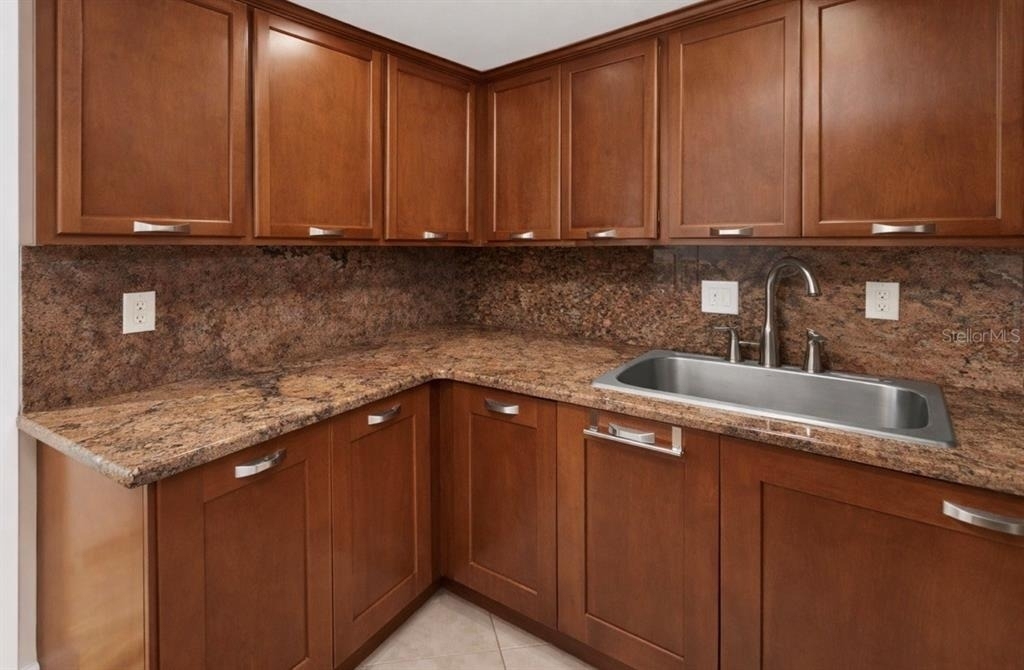 4407 S Semoran Boulevard - Photo 4