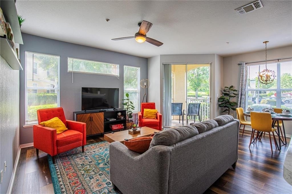 8913 Legacy Court - Photo 2