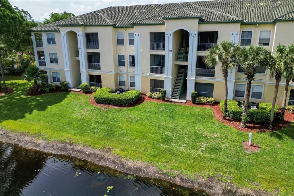 8913 Legacy Court - Photo 0