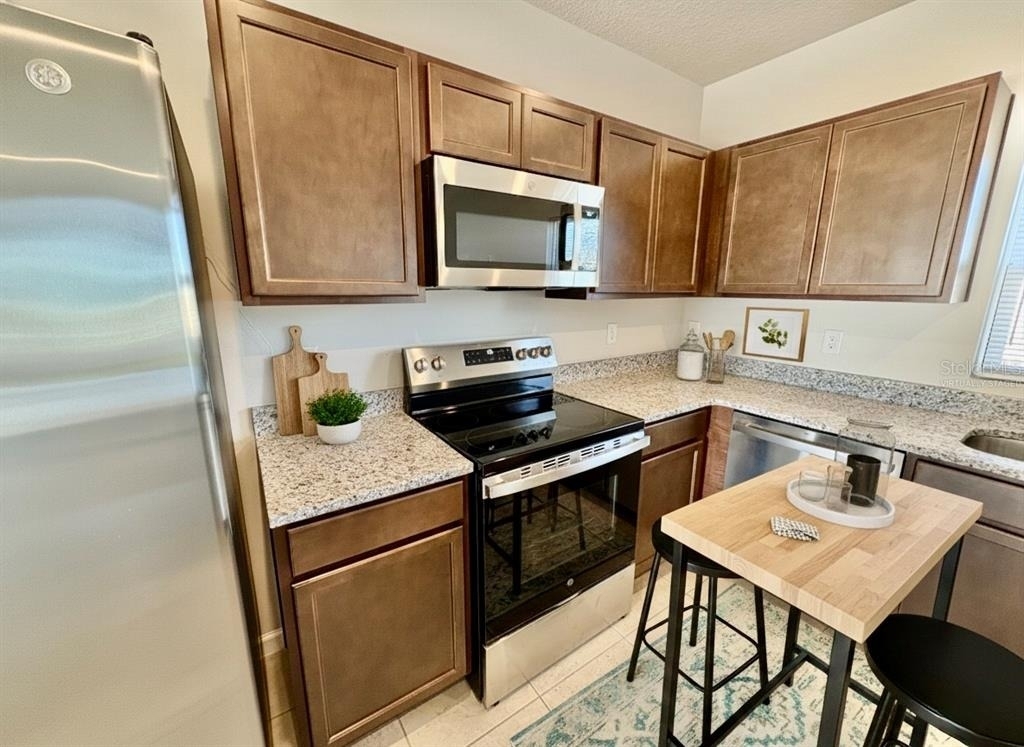 1221 Lexington Lane - Photo 4