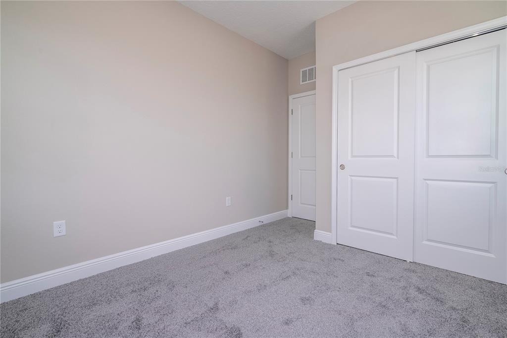 16350 Hamlin View Street - Photo 33