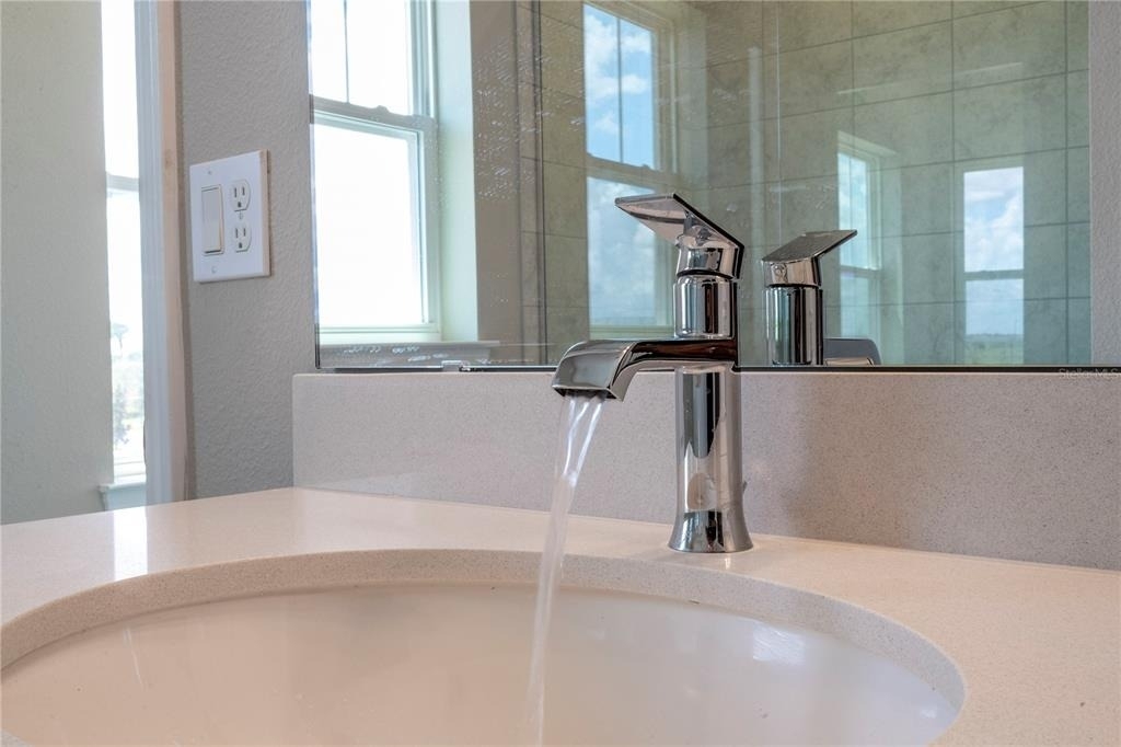 16350 Hamlin View Street - Photo 49
