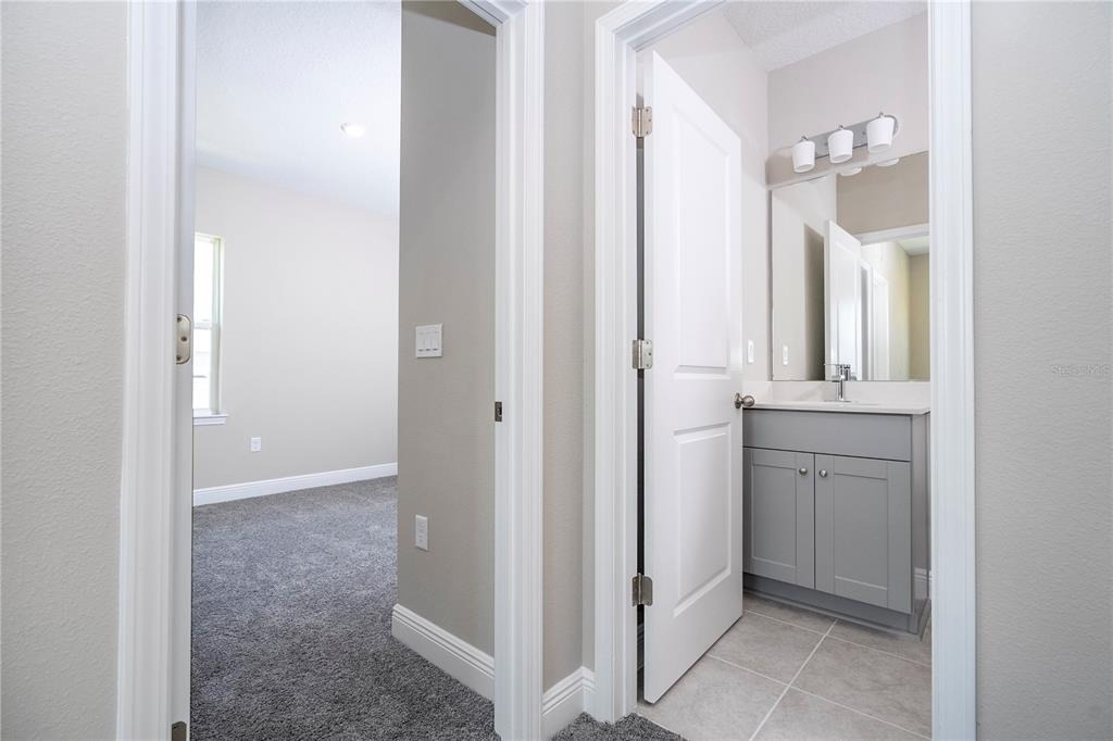 16350 Hamlin View Street - Photo 30