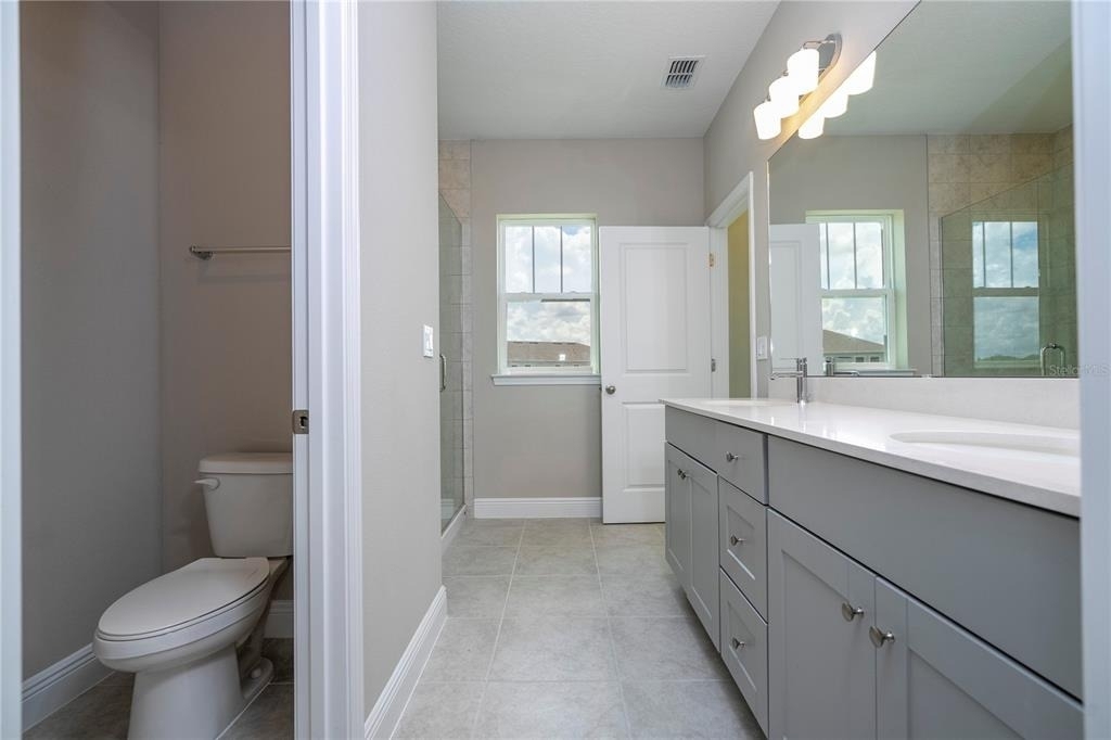 16350 Hamlin View Street - Photo 47