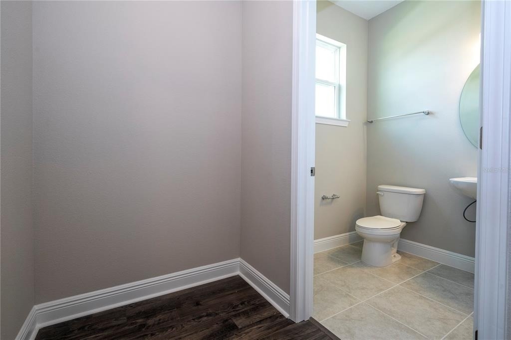 16350 Hamlin View Street - Photo 18