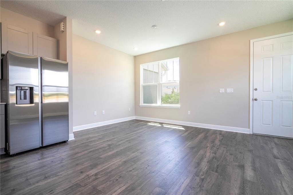 16350 Hamlin View Street - Photo 14
