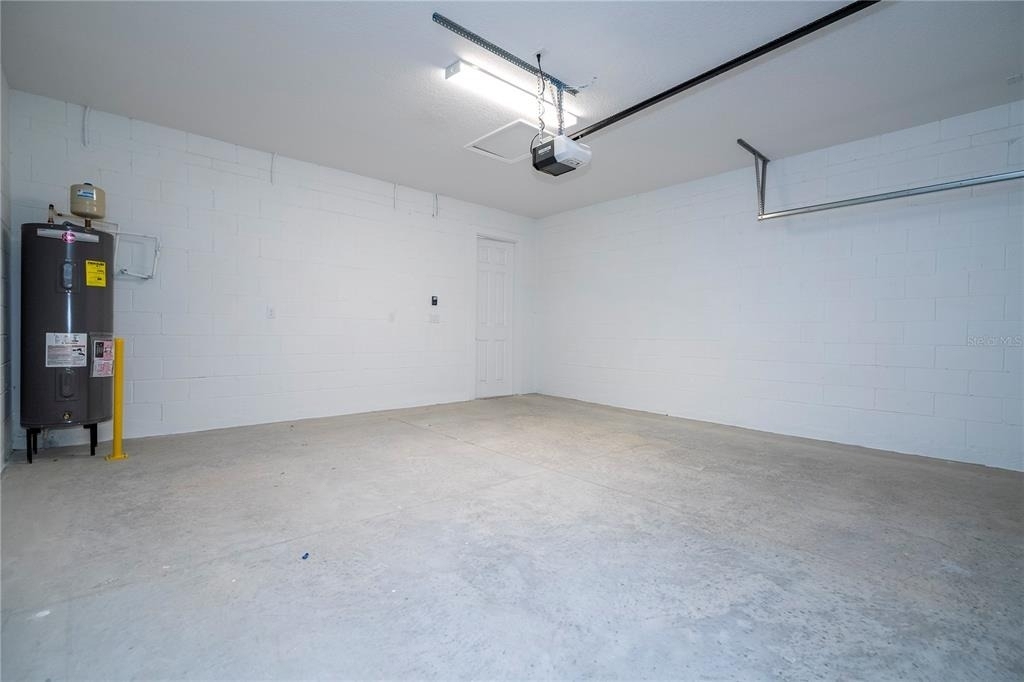 16350 Hamlin View Street - Photo 27