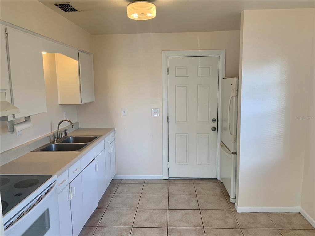 3738 67th Avenue N - Photo 4