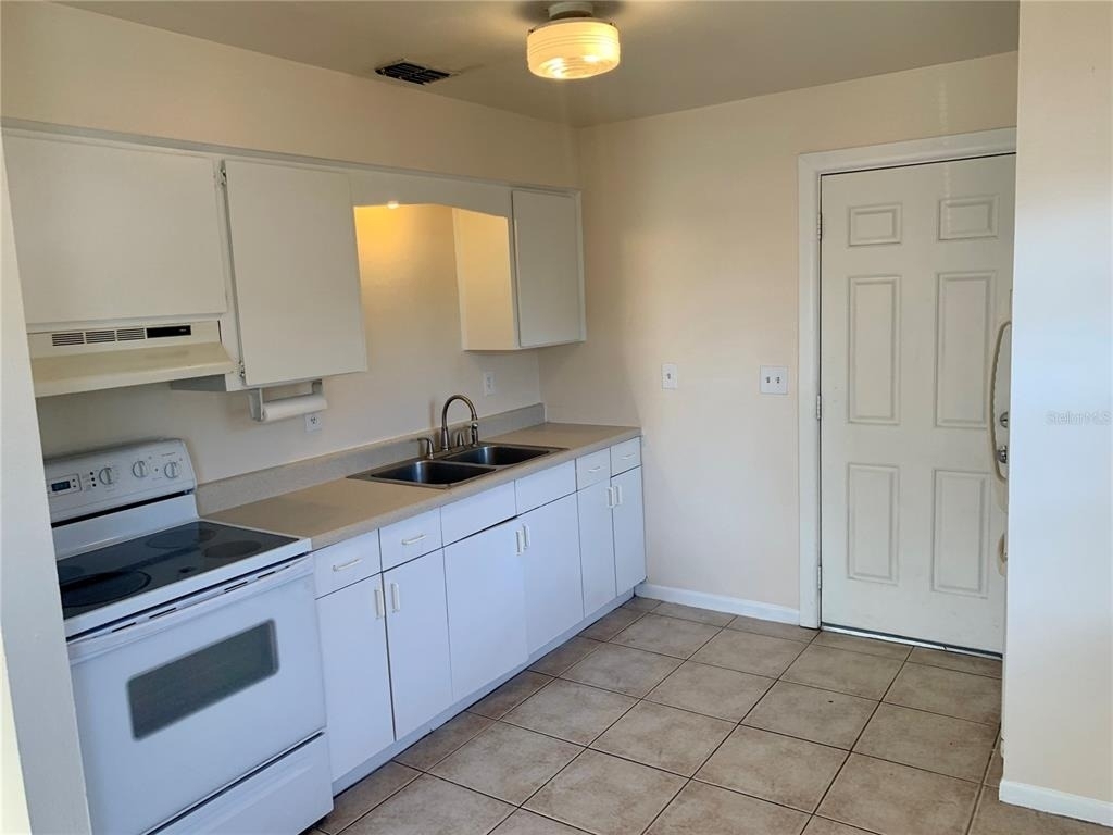 3738 67th Avenue N - Photo 3