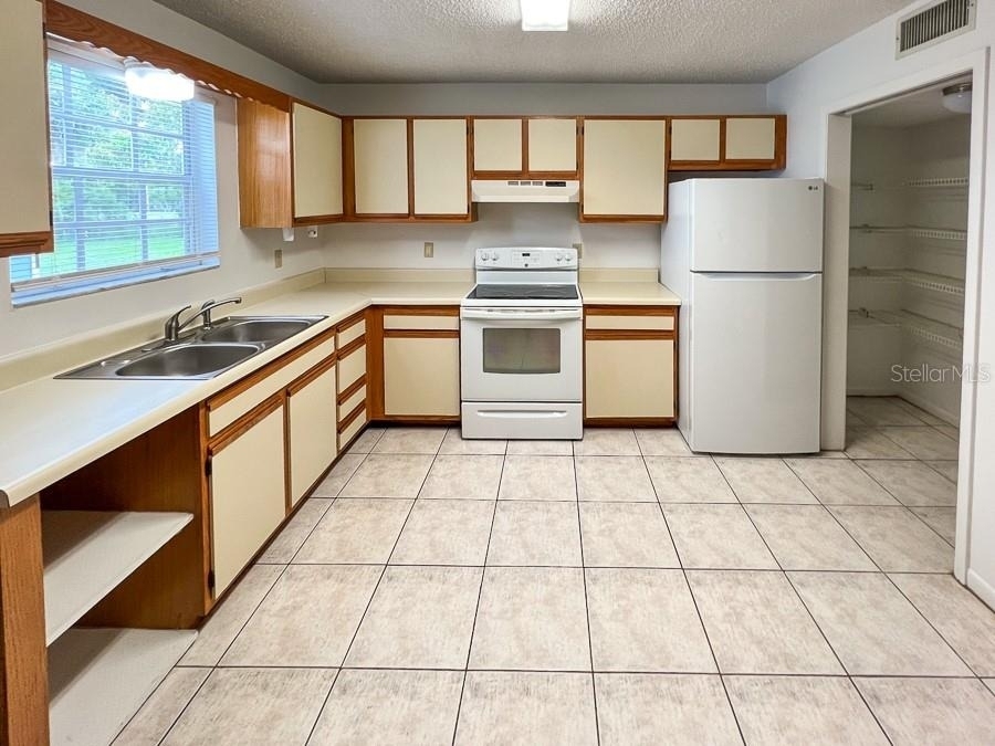 5601 Avenue H - Photo 9