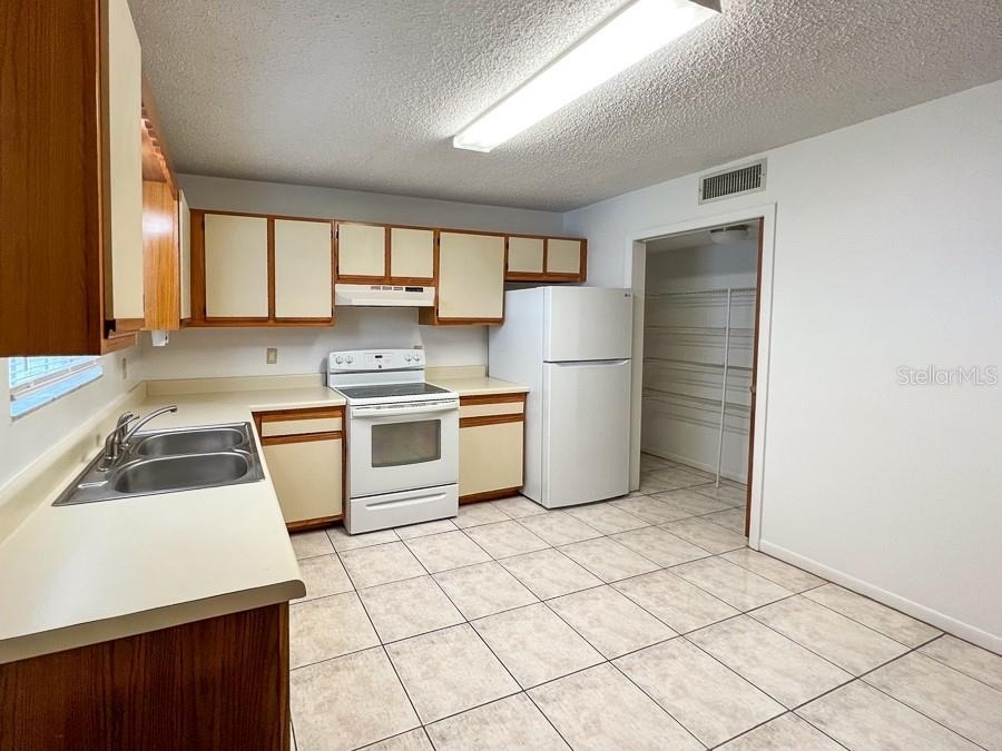 5601 Avenue H - Photo 18