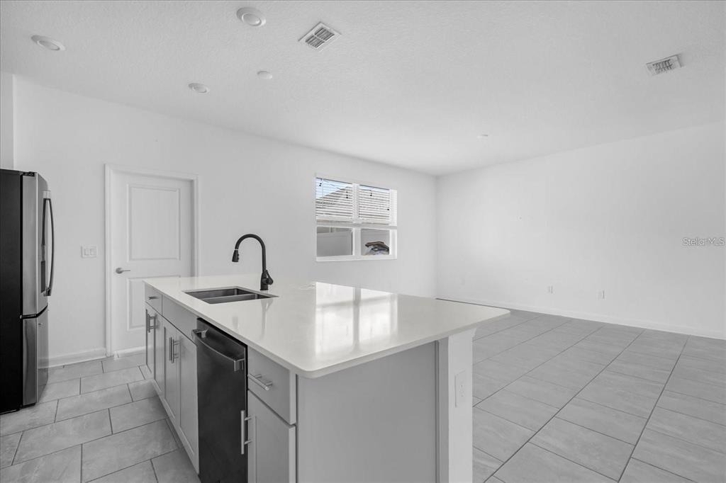 2959 Addison Boulevard - Photo 5