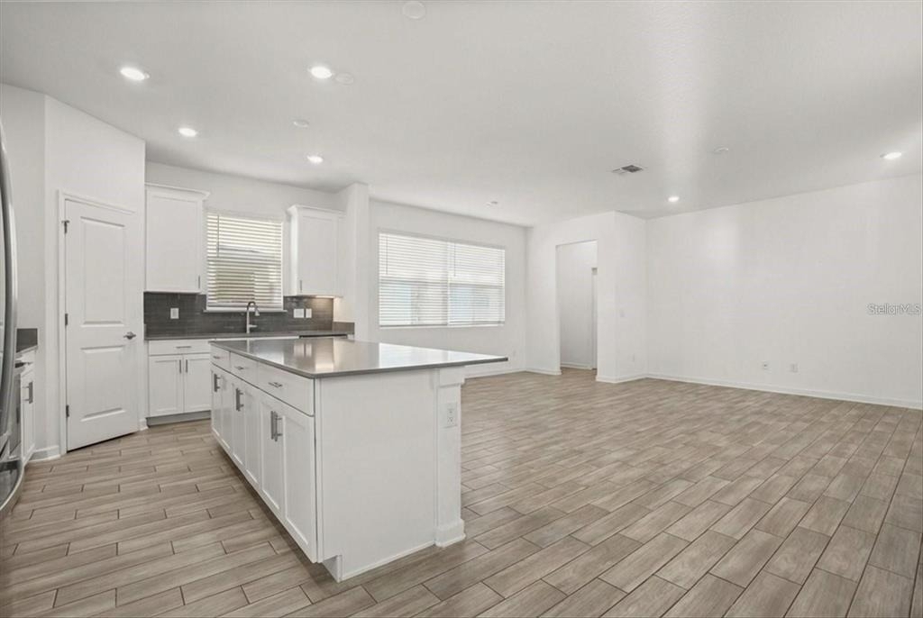2999 Addison Boulevard - Photo 3