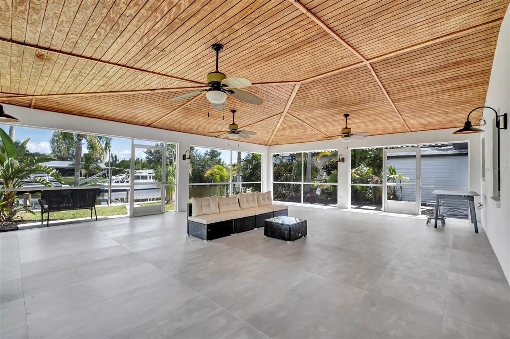 15180 Lyneburg Avenue - Photo 3
