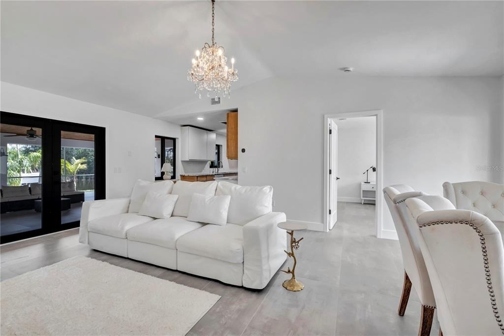 15180 Lyneburg Avenue - Photo 2