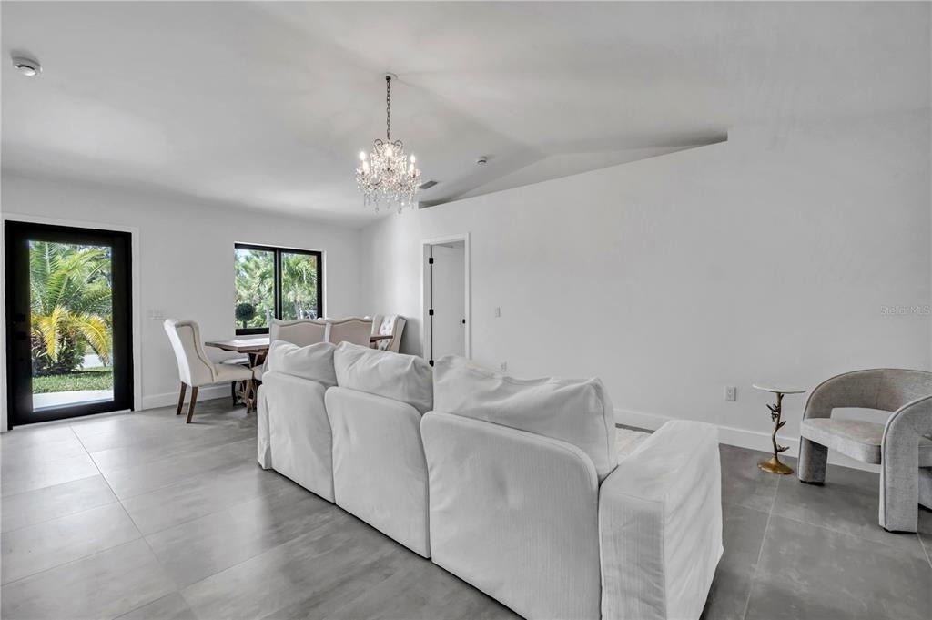 15180 Lyneburg Avenue - Photo 43