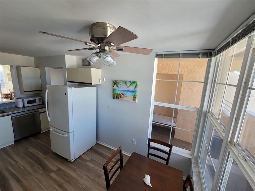 4460 Fairways Boulevard - Photo 11