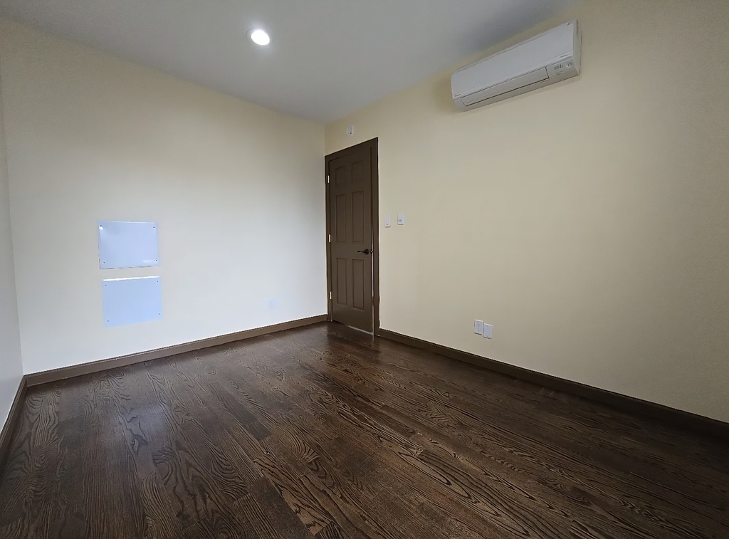 118 Roebling Street - Photo 5