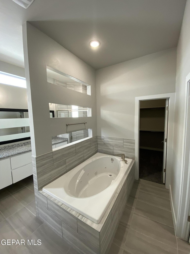 12360 Desert Wolf Avenue - Photo 14