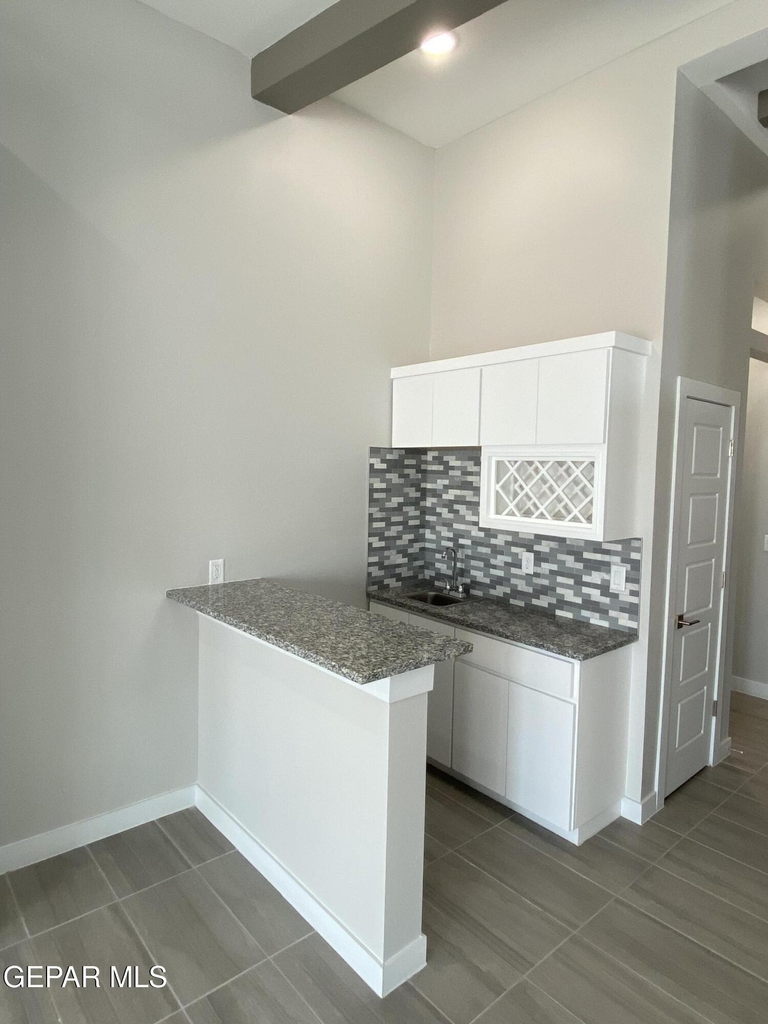 12360 Desert Wolf Avenue - Photo 8