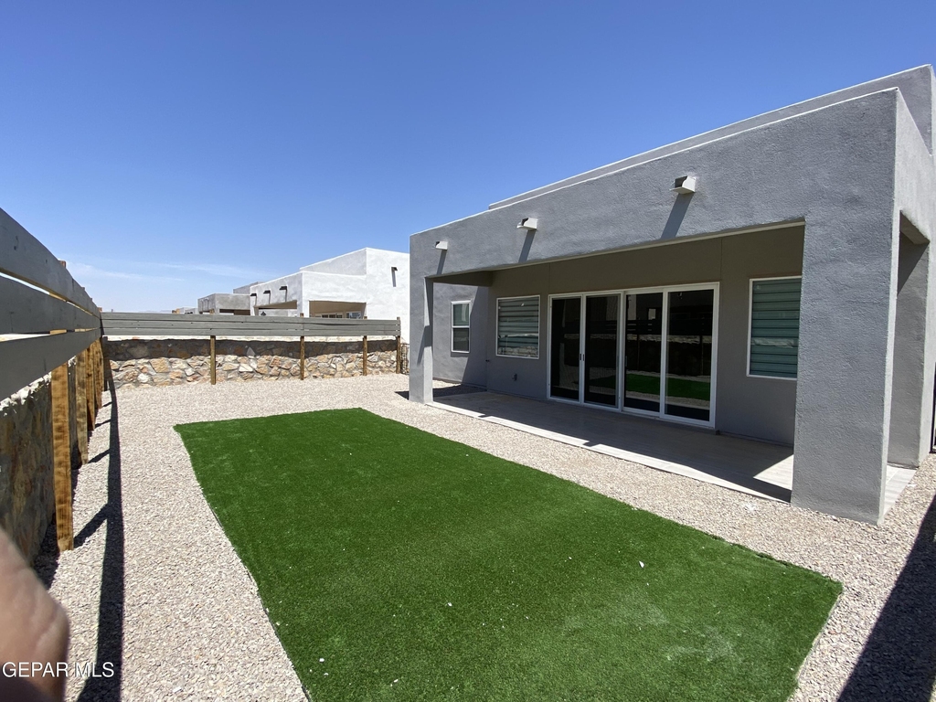 12360 Desert Wolf Avenue - Photo 26