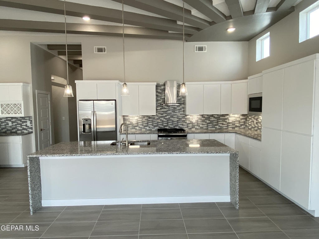 12360 Desert Wolf Avenue - Photo 6