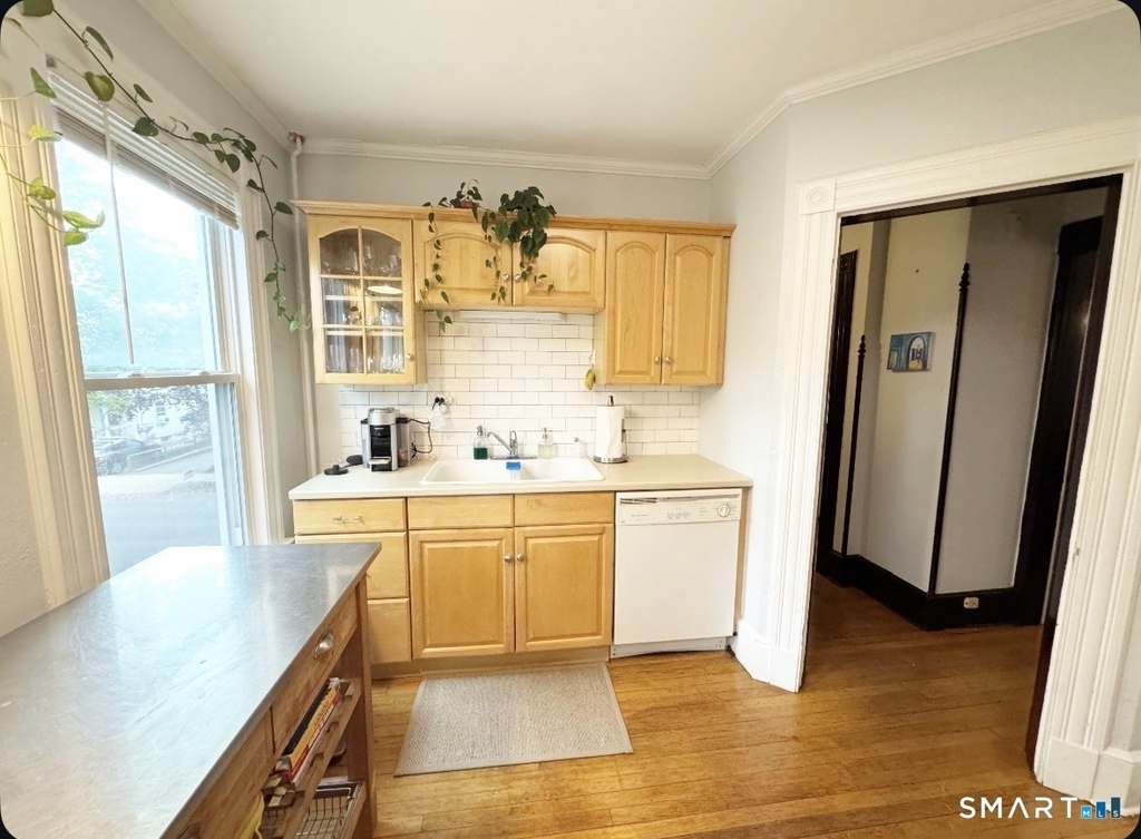 73 Lawrence Street - Photo 4