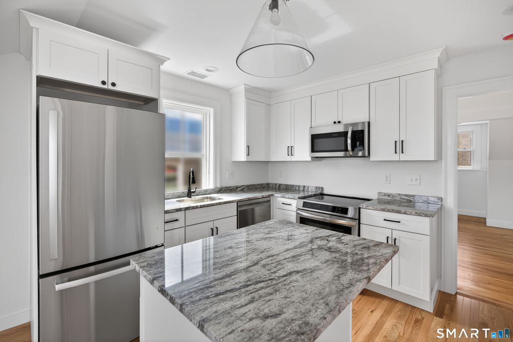 138 Bank Street - Photo 6