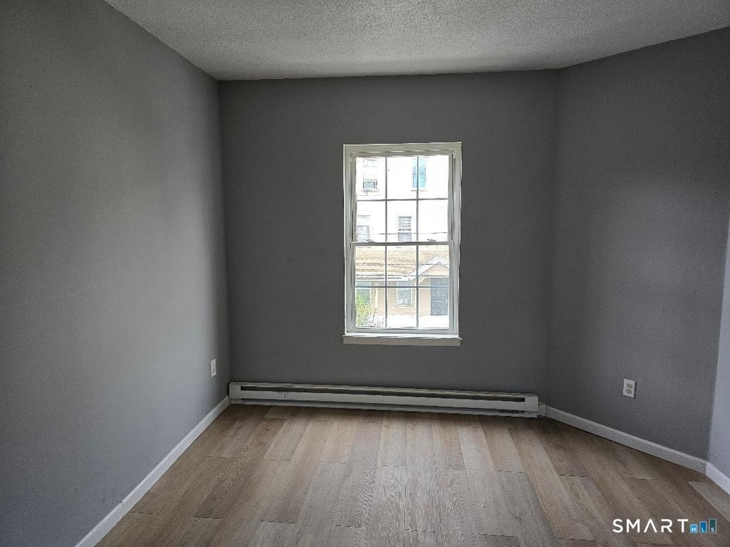 56 Lounsbury Avenue - Photo 2