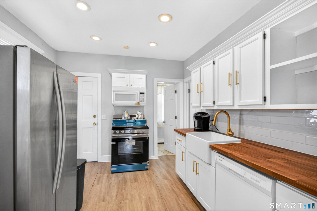 380 Gurdon Street - Photo 1