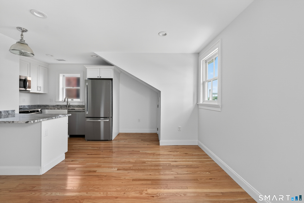 138 Bank Street - Photo 5