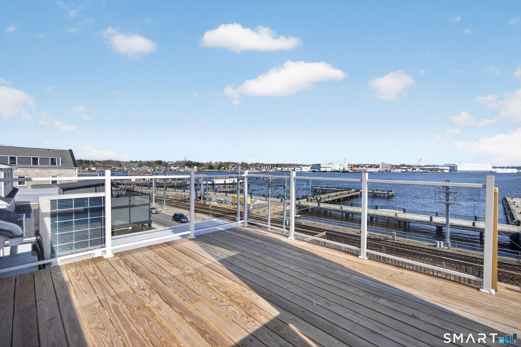 138 Bank Street - Photo 2