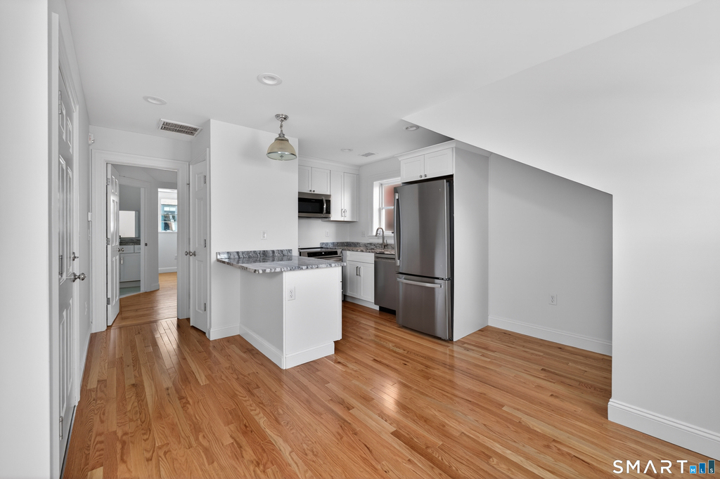 138 Bank Street - Photo 6