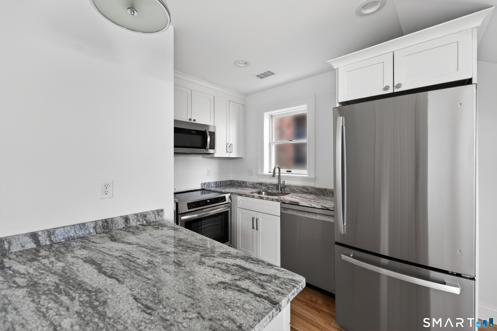138 Bank Street - Photo 7
