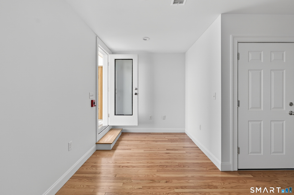 138 Bank Street - Photo 10