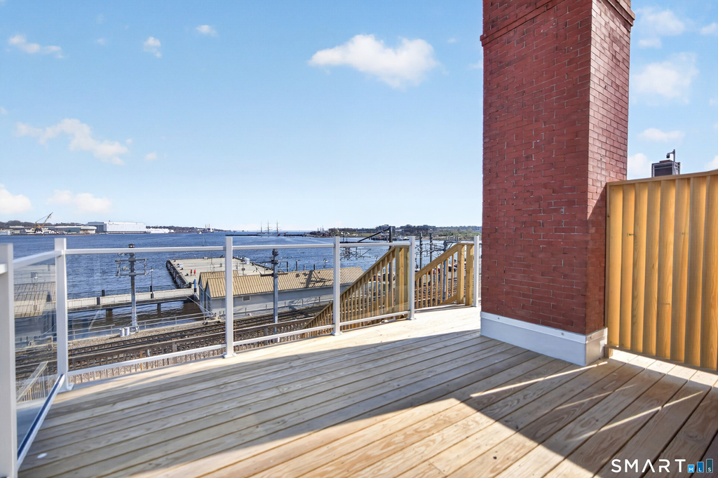138 Bank Street - Photo 1