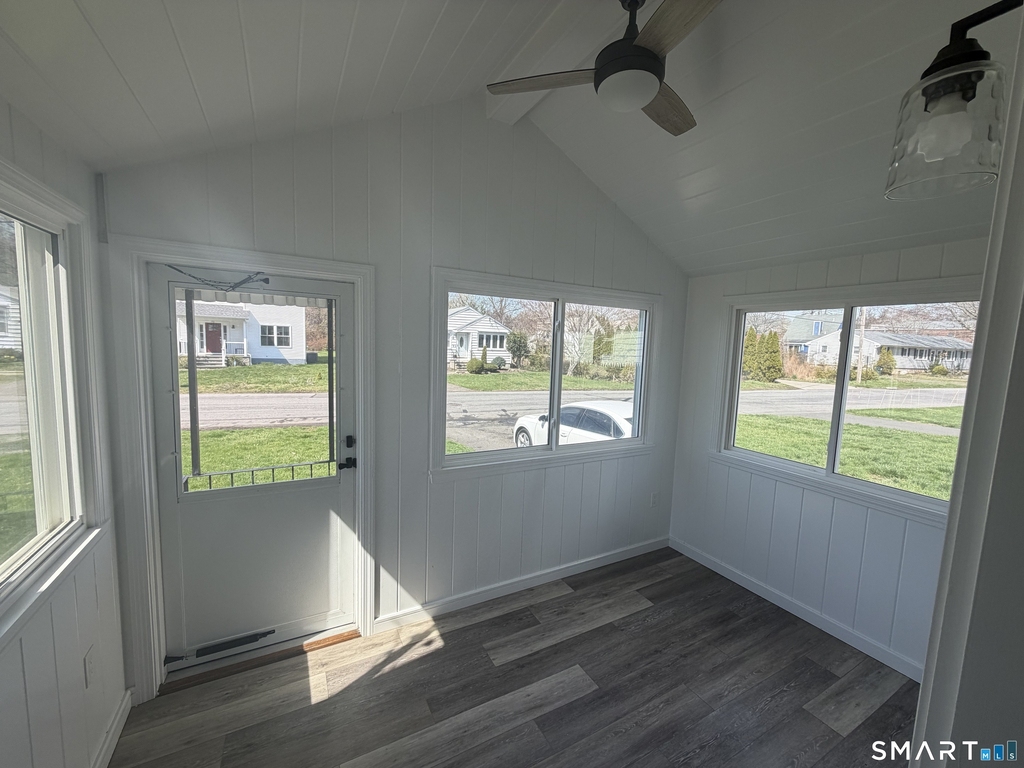 65 Roseville Street - Photo 2