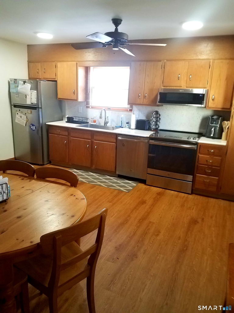72 Maple Tree Avenue - Photo 4