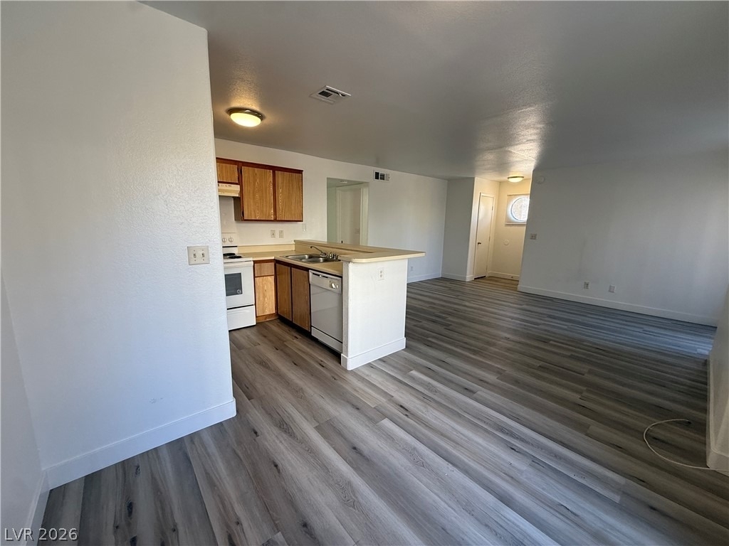 2980 Juniper Hills Boulevard - Photo 4
