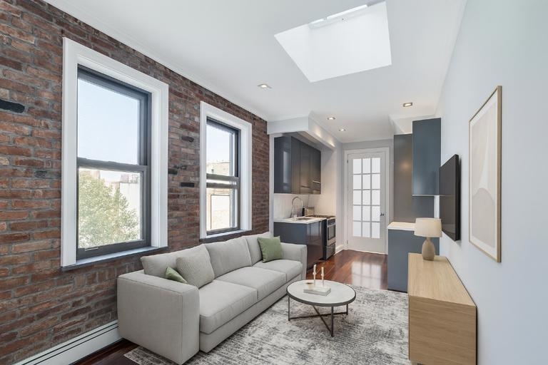 124 Ridge Street - Photo 0