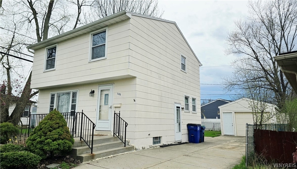 182 Woodcrest Drive - Photo 2