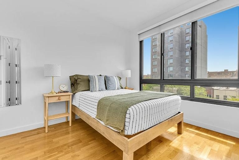 500 4th Avenue - Photo 3