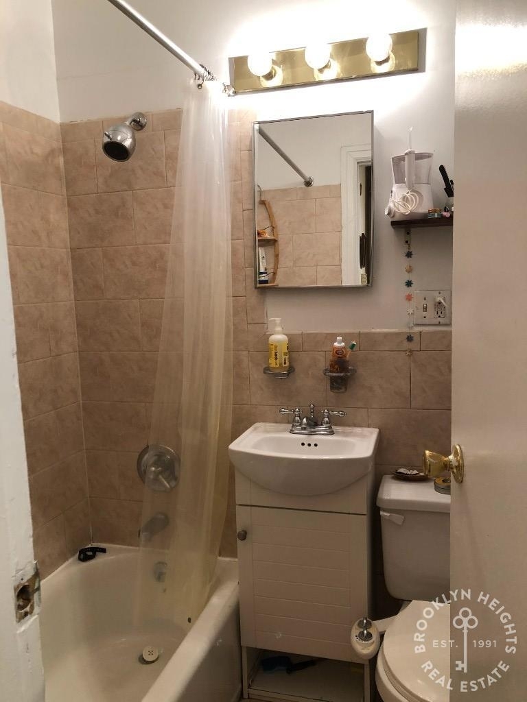 111 Saint Johns Place - Photo 10