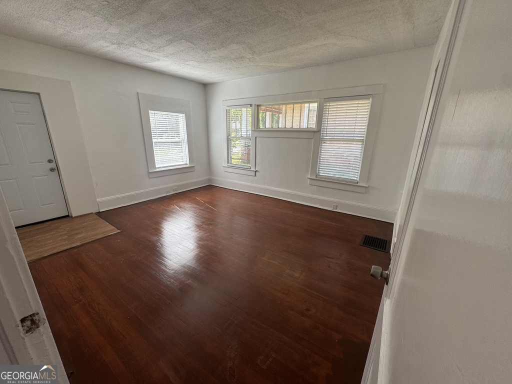 415 Hopkins Street Sw - Photo 8