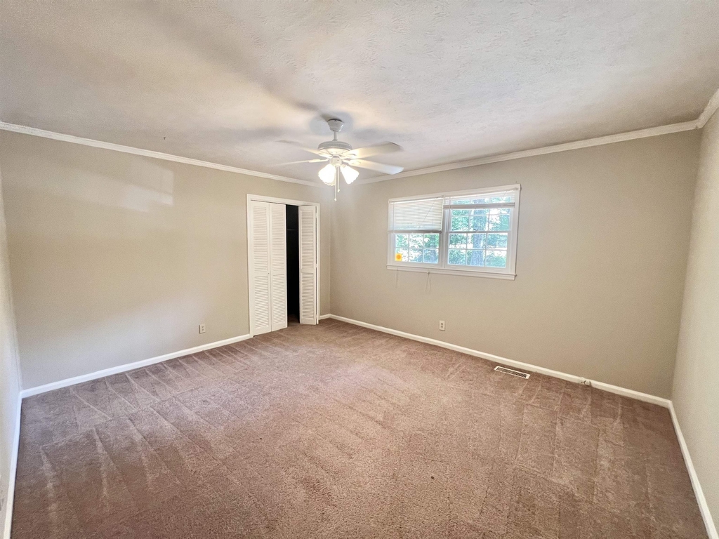 300 Springdale Drive - Photo 7