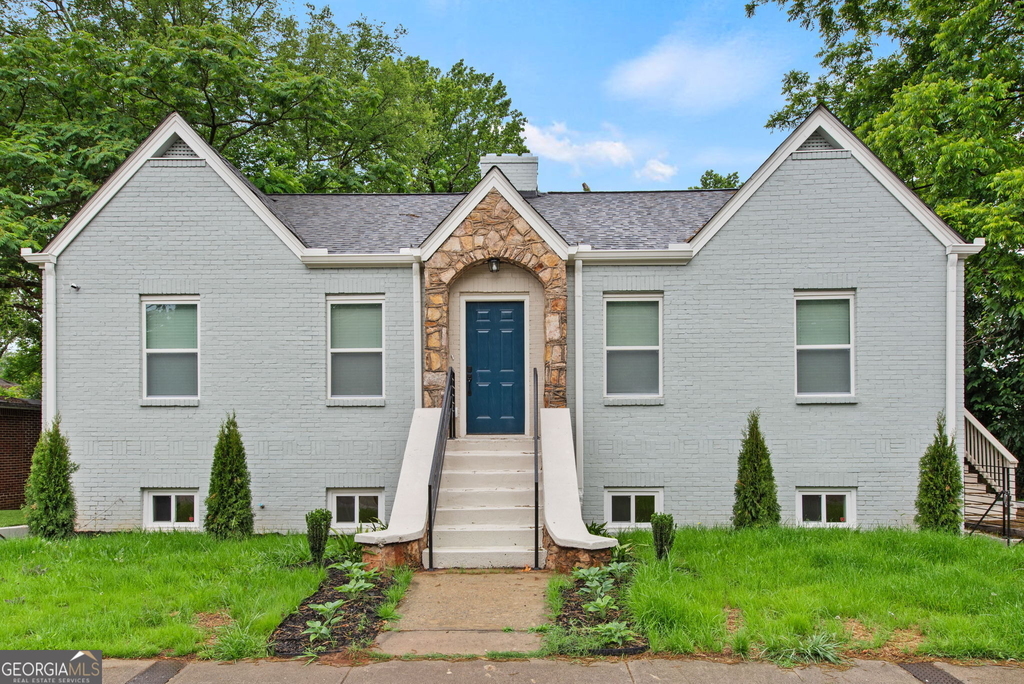 636 Francis Place Nw - Photo 0