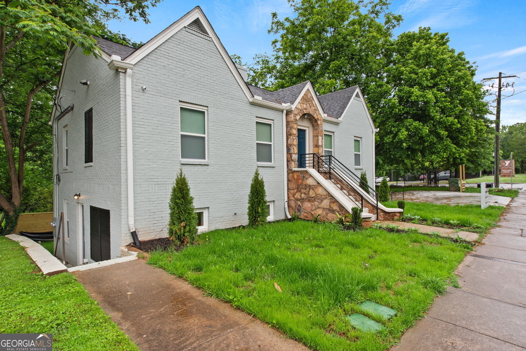 636 Francis Place Nw - Photo 1