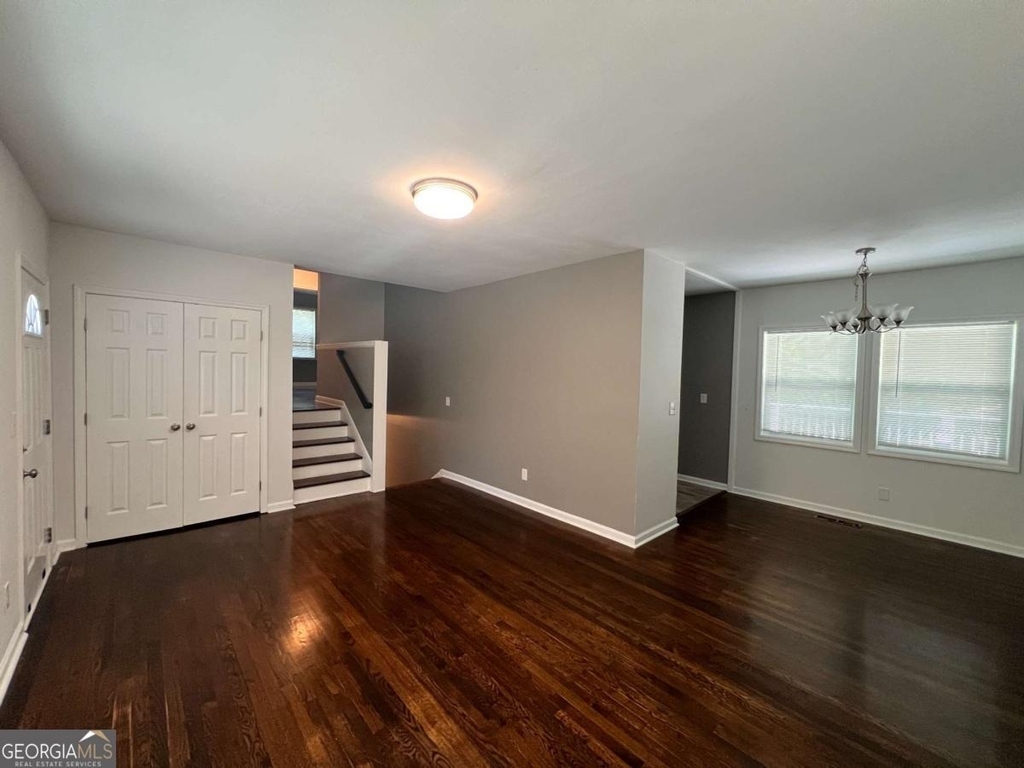 1947 Kenwood Place Se - Photo 3
