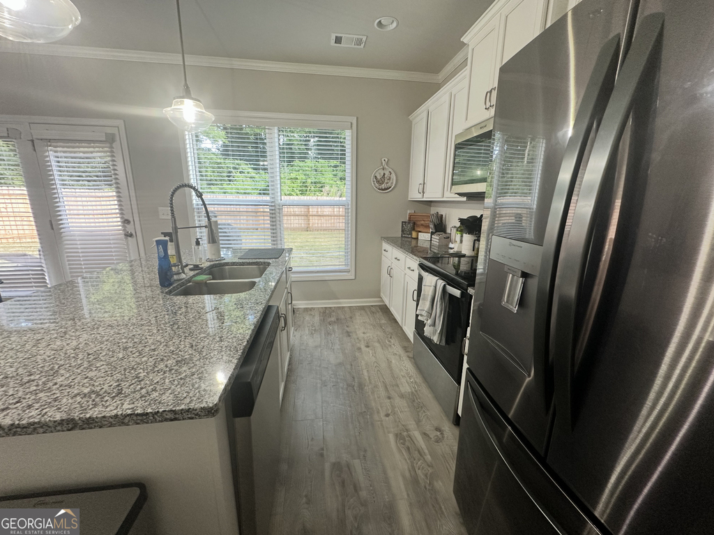 798 Gordon Street - Photo 11
