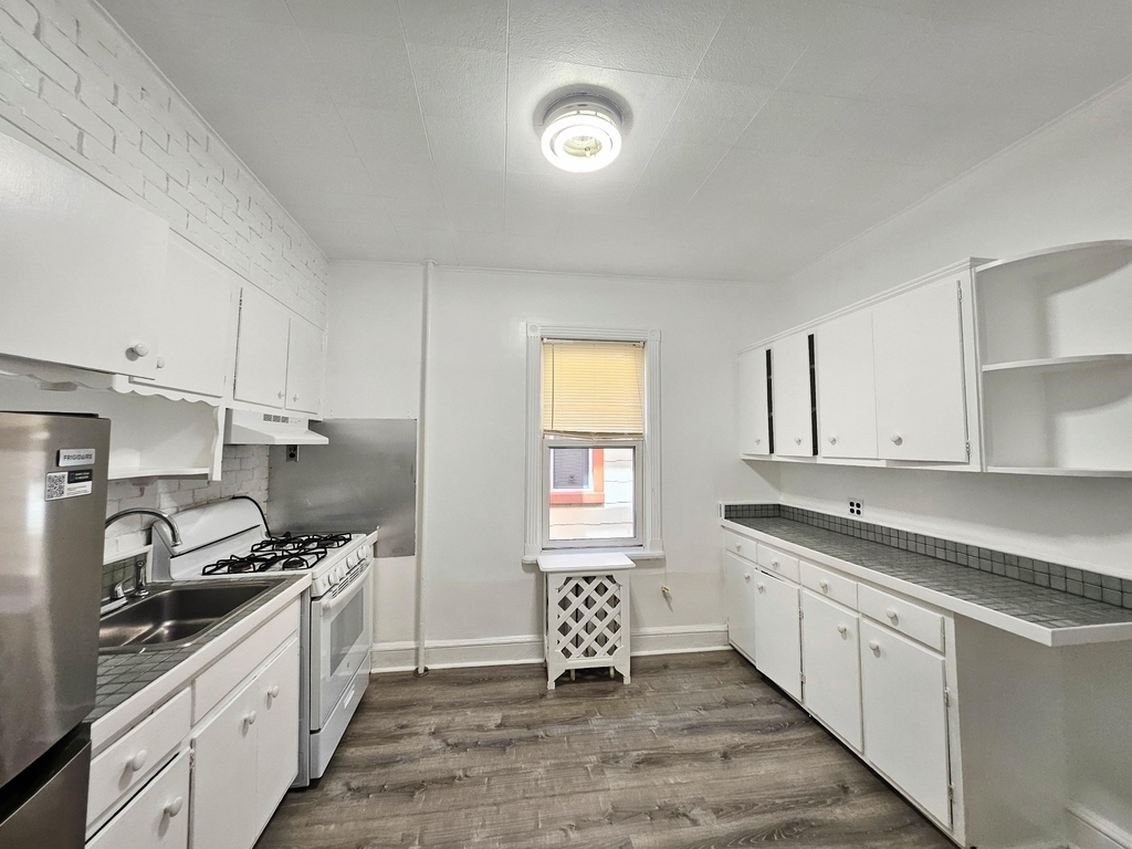 237 62nd Street - Photo 7